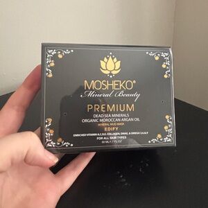 Mosheko Mineral Beauty Premium Mask